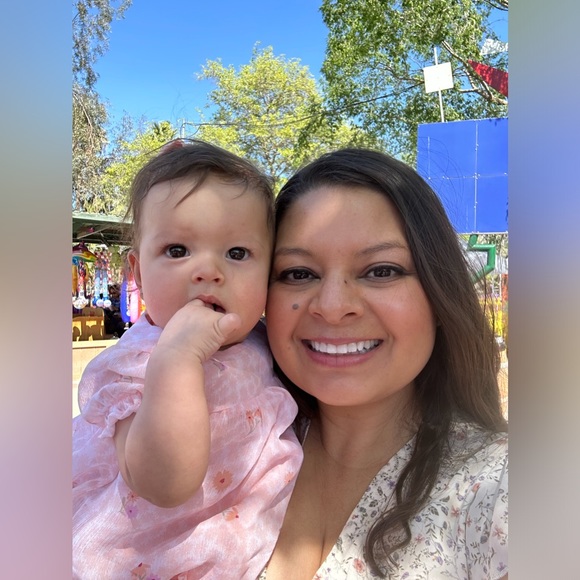 Meet your Posher, Andrea - Picture 1 of 3